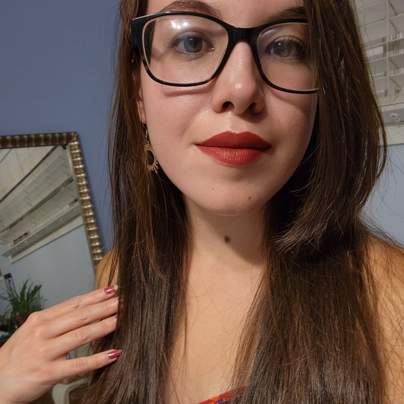 Meet your Posher, Ava - Picture 1 of 1